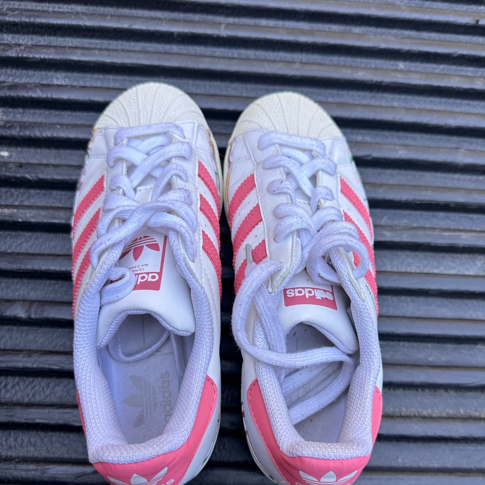 100% authentic Adidas Big Girls Original Her Studio London Superstar